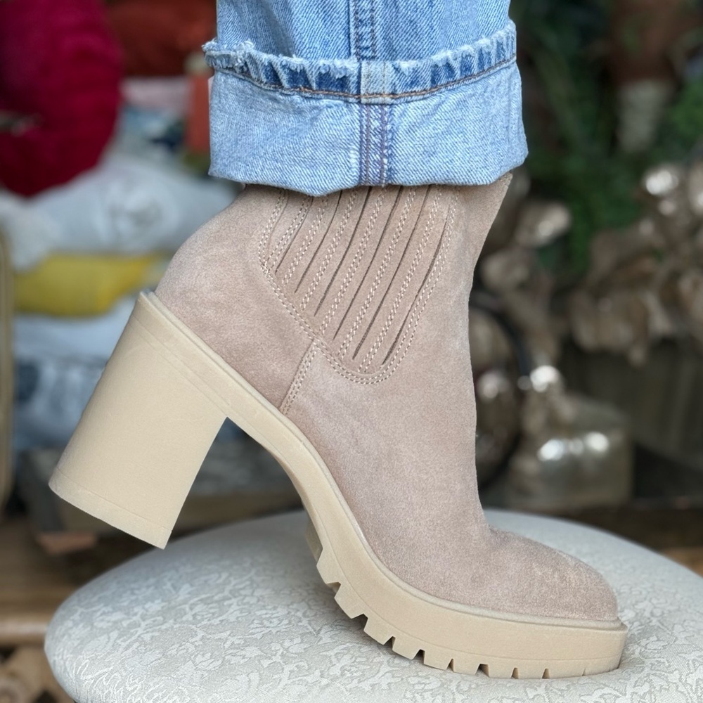 DOLCE VITA Cream Ankle Boots suede leather comfy boot waterproof - Picture 5 of 11